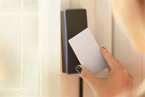 slient rfid card reader door|avigilon door card reader.